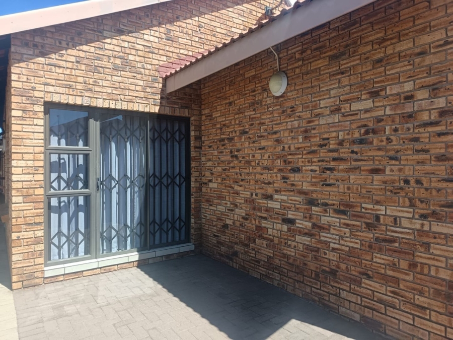3 Bedroom Property for Sale in Riviera Northern Cape